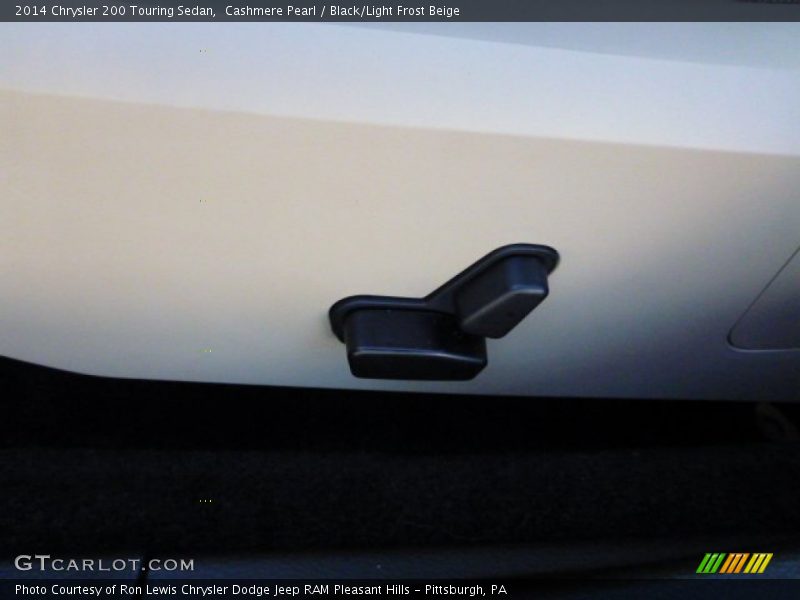 Cashmere Pearl / Black/Light Frost Beige 2014 Chrysler 200 Touring Sedan