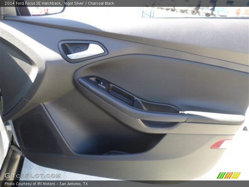 Ingot Silver / Charcoal Black 2014 Ford Focus SE Hatchback
