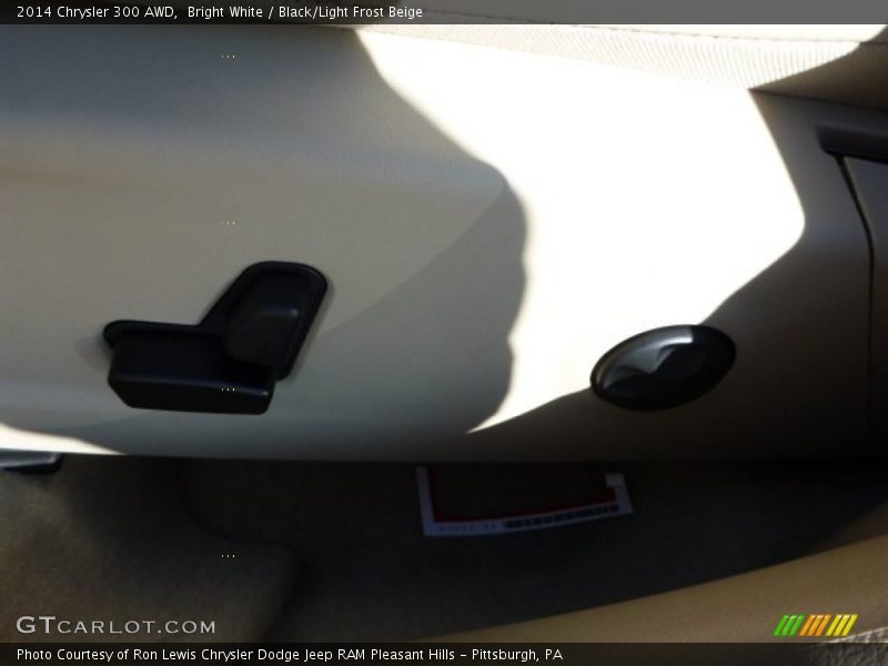Bright White / Black/Light Frost Beige 2014 Chrysler 300 AWD