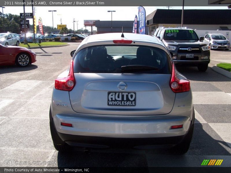 Chrome Silver / Black/Silver Trim 2011 Nissan Juke S AWD
