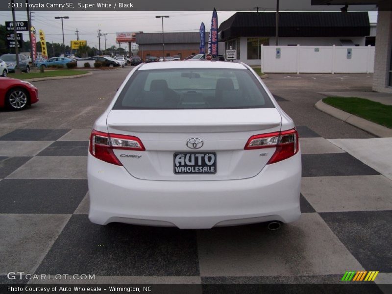 Super White / Black 2013 Toyota Camry SE