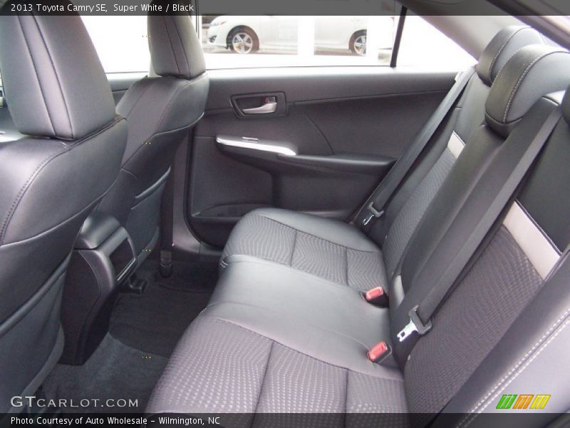 Super White / Black 2013 Toyota Camry SE