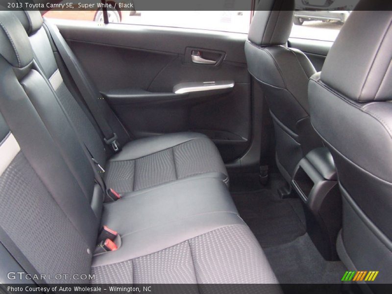 Super White / Black 2013 Toyota Camry SE