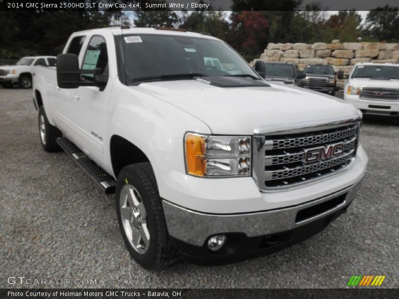 Front 3/4 View of 2014 Sierra 2500HD SLT Crew Cab 4x4
