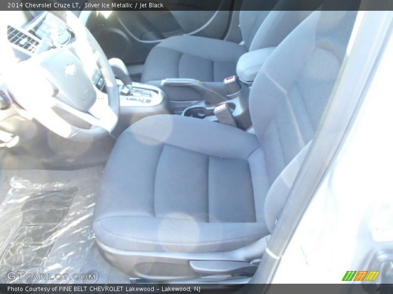 Silver Ice Metallic / Jet Black 2014 Chevrolet Cruze LT