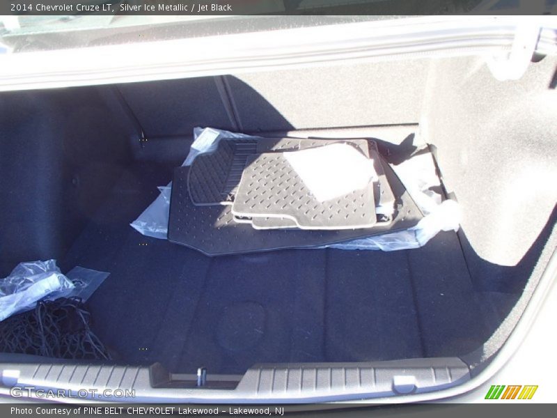 Silver Ice Metallic / Jet Black 2014 Chevrolet Cruze LT