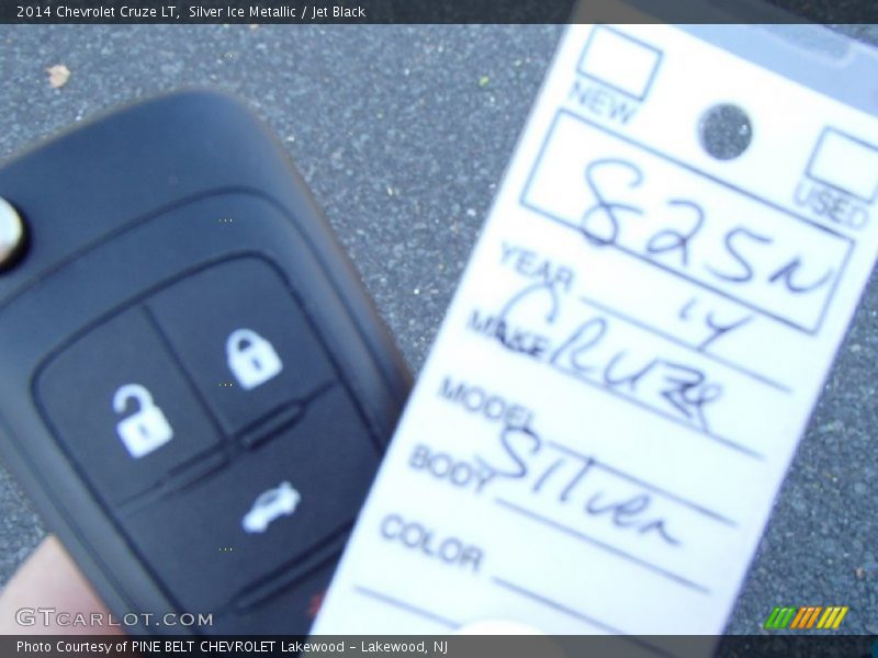 Silver Ice Metallic / Jet Black 2014 Chevrolet Cruze LT