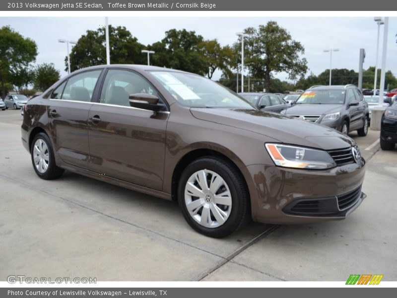Front 3/4 View of 2013 Jetta SE Sedan