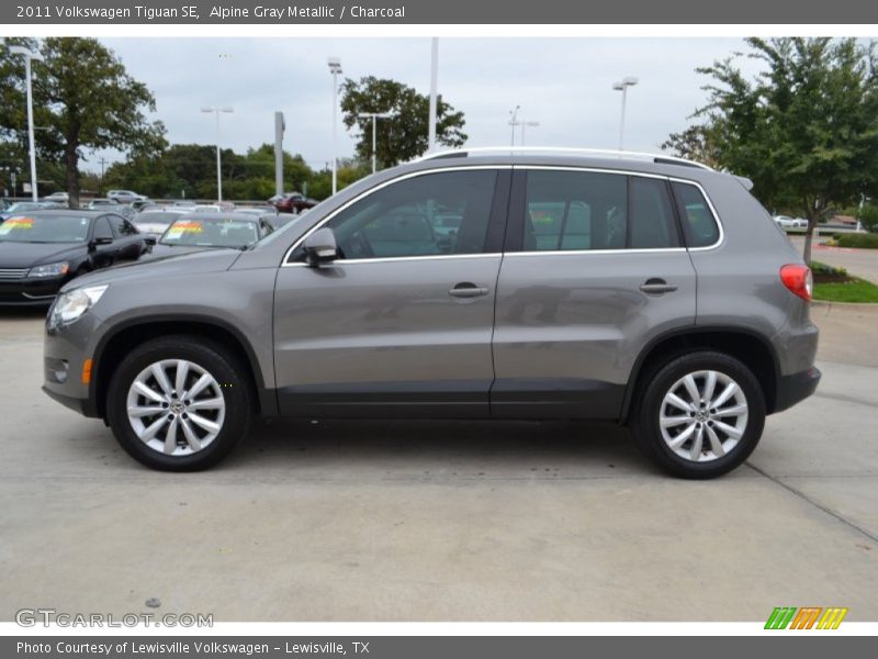 Alpine Gray Metallic / Charcoal 2011 Volkswagen Tiguan SE