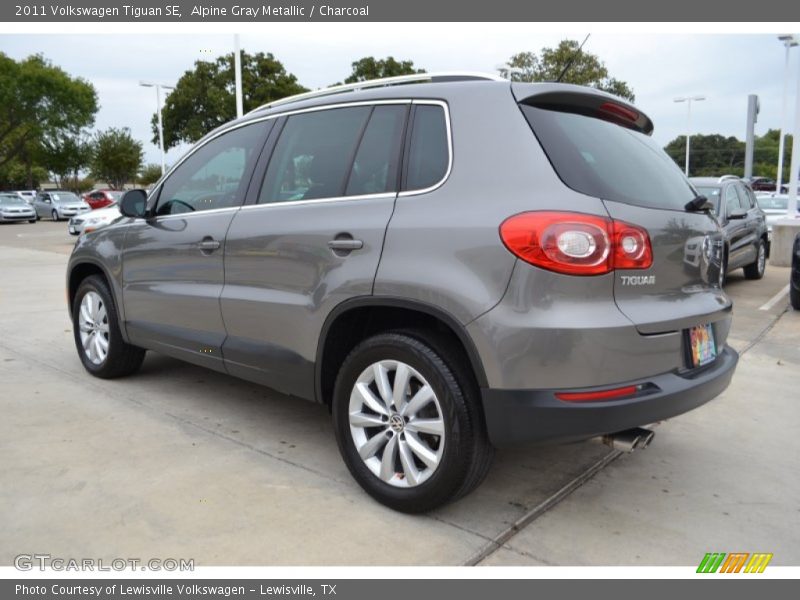 Alpine Gray Metallic / Charcoal 2011 Volkswagen Tiguan SE