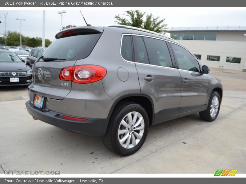Alpine Gray Metallic / Charcoal 2011 Volkswagen Tiguan SE
