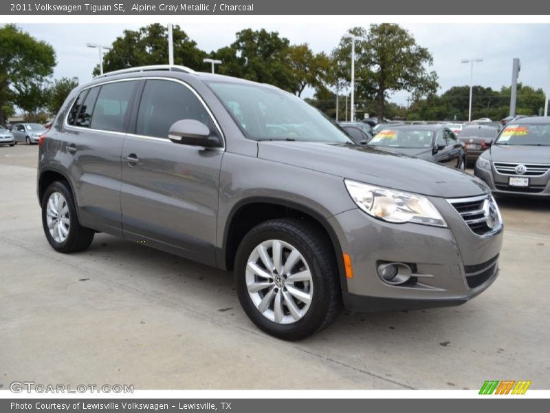 Alpine Gray Metallic / Charcoal 2011 Volkswagen Tiguan SE
