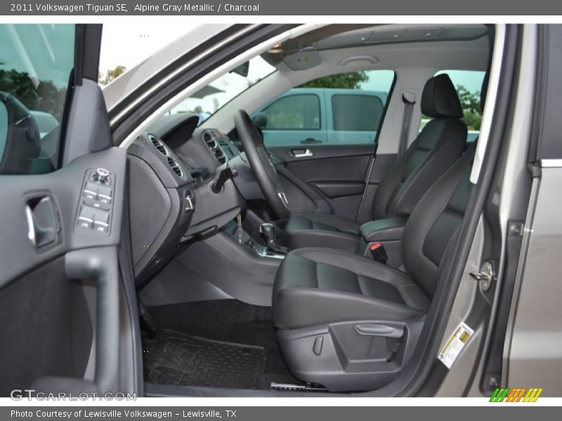 Alpine Gray Metallic / Charcoal 2011 Volkswagen Tiguan SE
