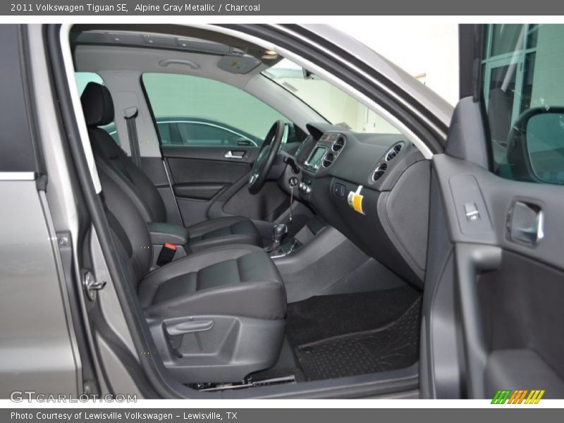 Alpine Gray Metallic / Charcoal 2011 Volkswagen Tiguan SE