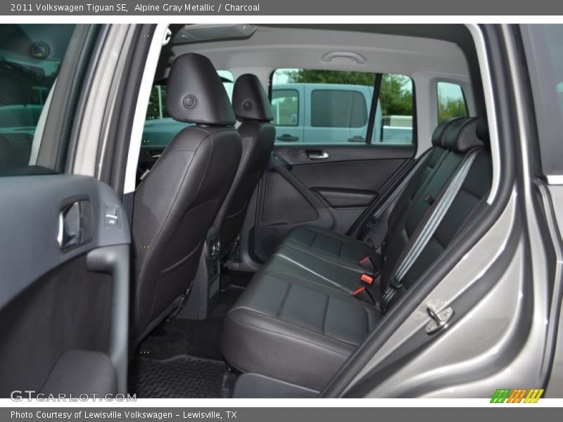Alpine Gray Metallic / Charcoal 2011 Volkswagen Tiguan SE