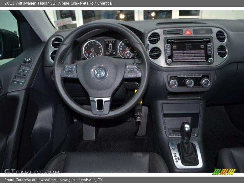 Alpine Gray Metallic / Charcoal 2011 Volkswagen Tiguan SE