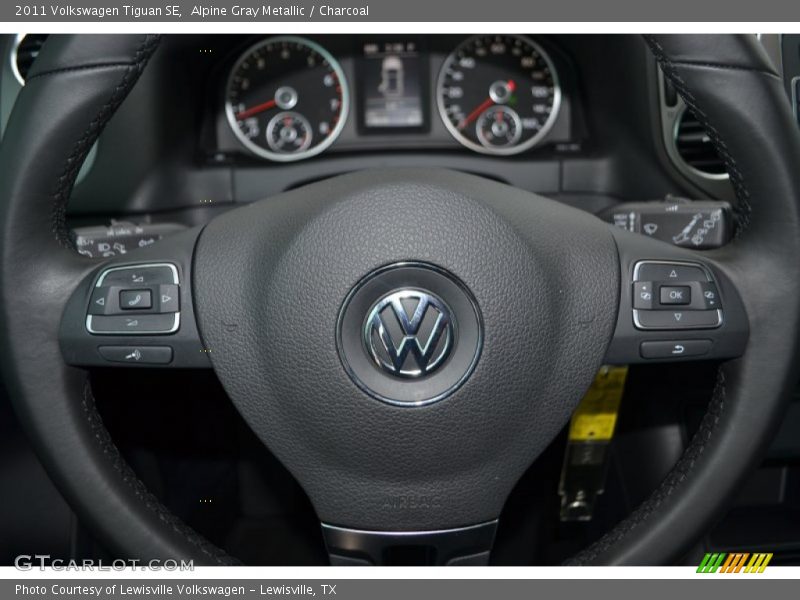 Alpine Gray Metallic / Charcoal 2011 Volkswagen Tiguan SE