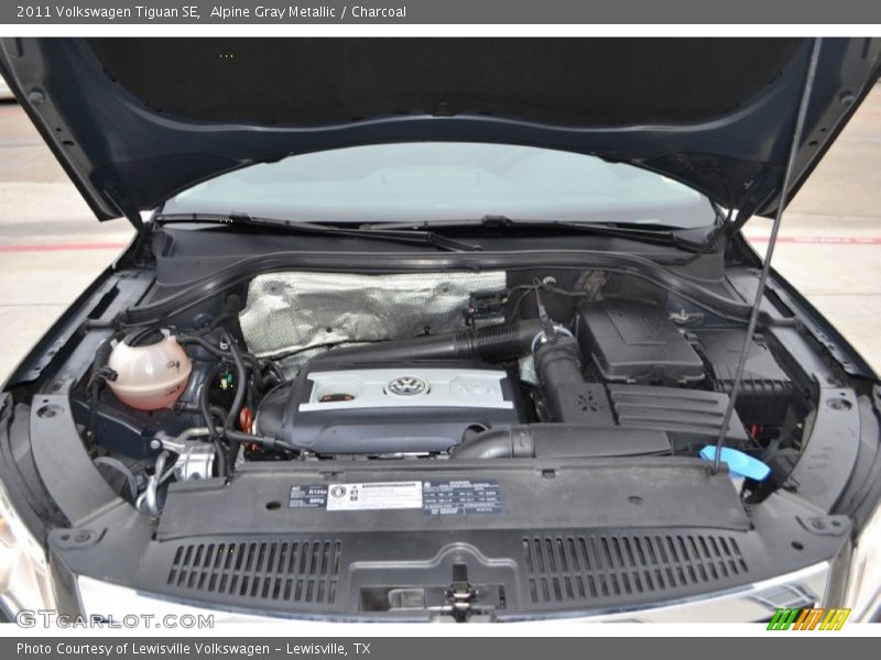 Alpine Gray Metallic / Charcoal 2011 Volkswagen Tiguan SE