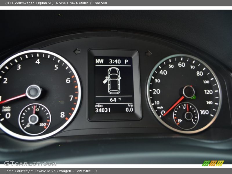 Alpine Gray Metallic / Charcoal 2011 Volkswagen Tiguan SE