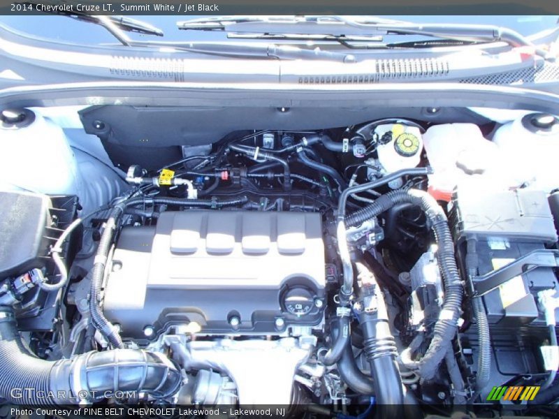 Summit White / Jet Black 2014 Chevrolet Cruze LT