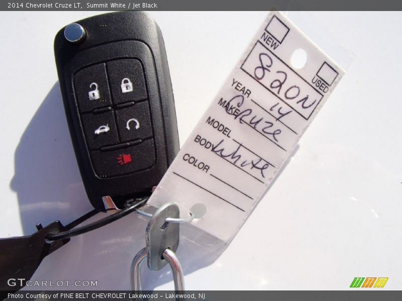 Summit White / Jet Black 2014 Chevrolet Cruze LT