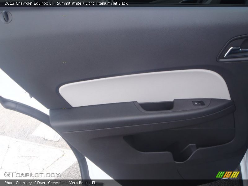 Summit White / Light Titanium/Jet Black 2013 Chevrolet Equinox LT