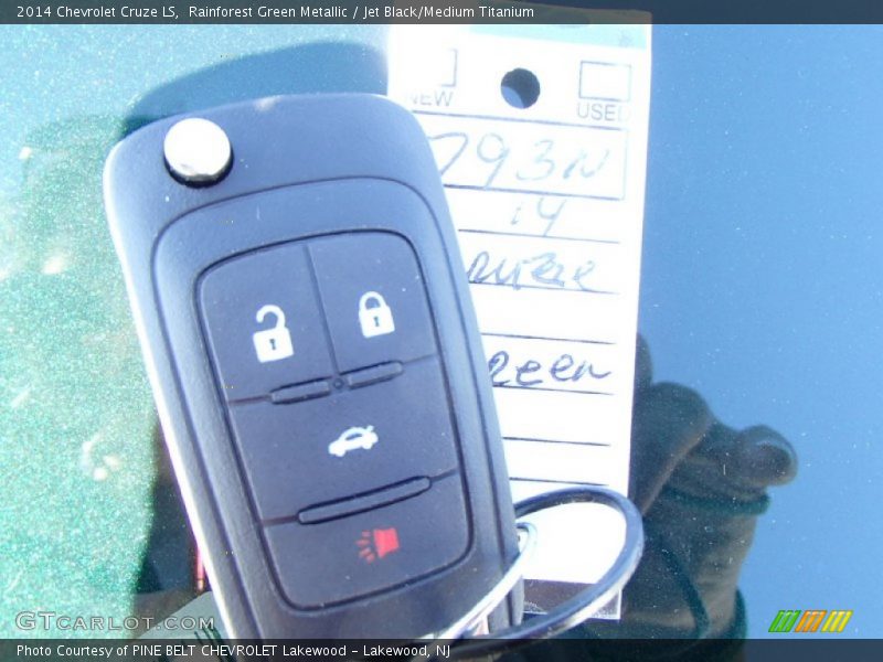Rainforest Green Metallic / Jet Black/Medium Titanium 2014 Chevrolet Cruze LS