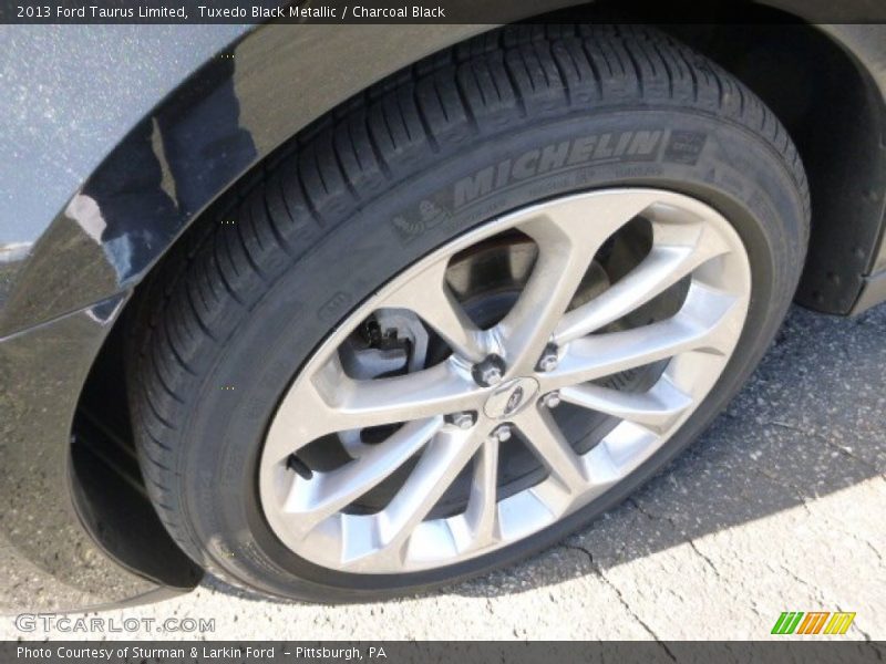 Tuxedo Black Metallic / Charcoal Black 2013 Ford Taurus Limited