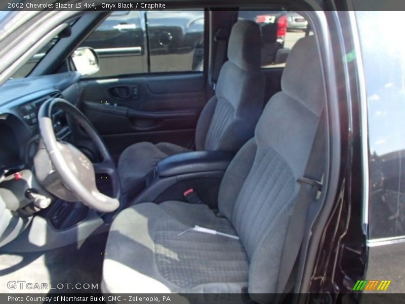 Onyx Black / Graphite 2002 Chevrolet Blazer LS 4x4