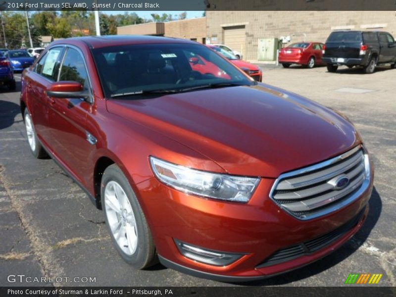 Front 3/4 View of 2014 Taurus SEL AWD
