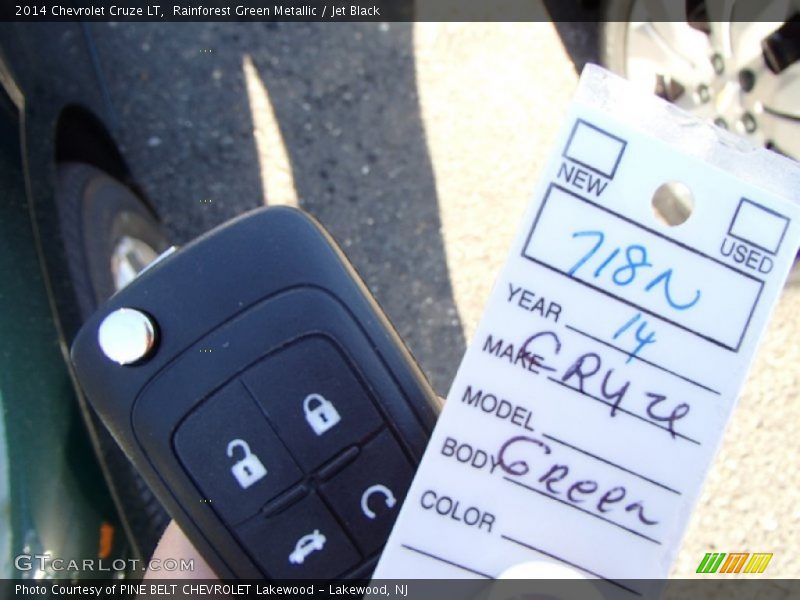 Rainforest Green Metallic / Jet Black 2014 Chevrolet Cruze LT