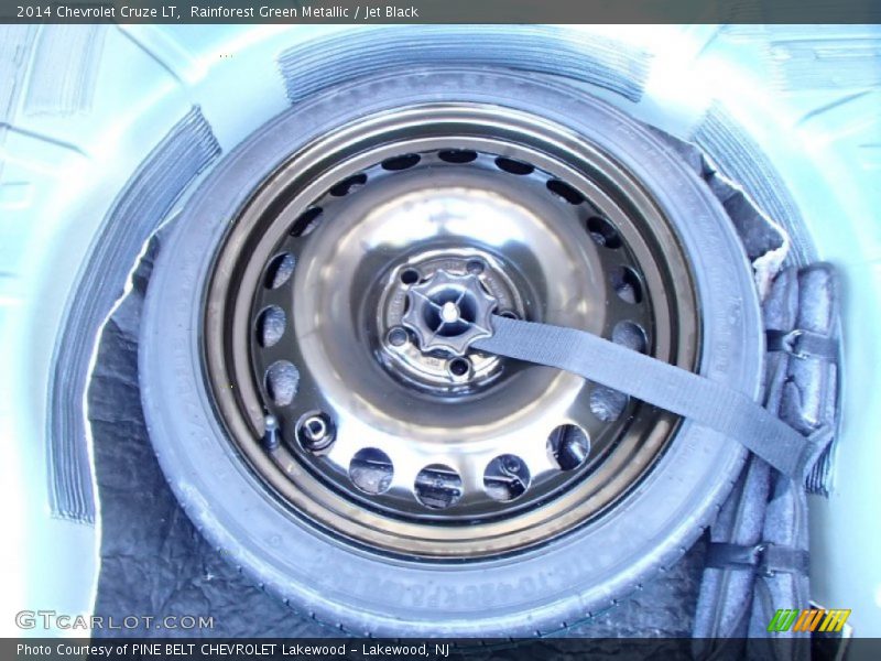 Rainforest Green Metallic / Jet Black 2014 Chevrolet Cruze LT