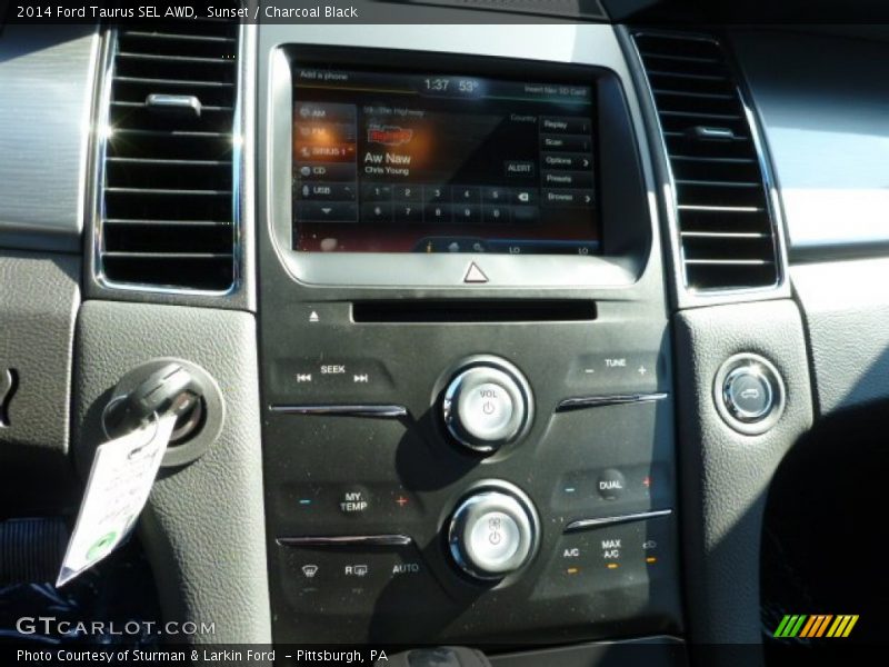 Controls of 2014 Taurus SEL AWD