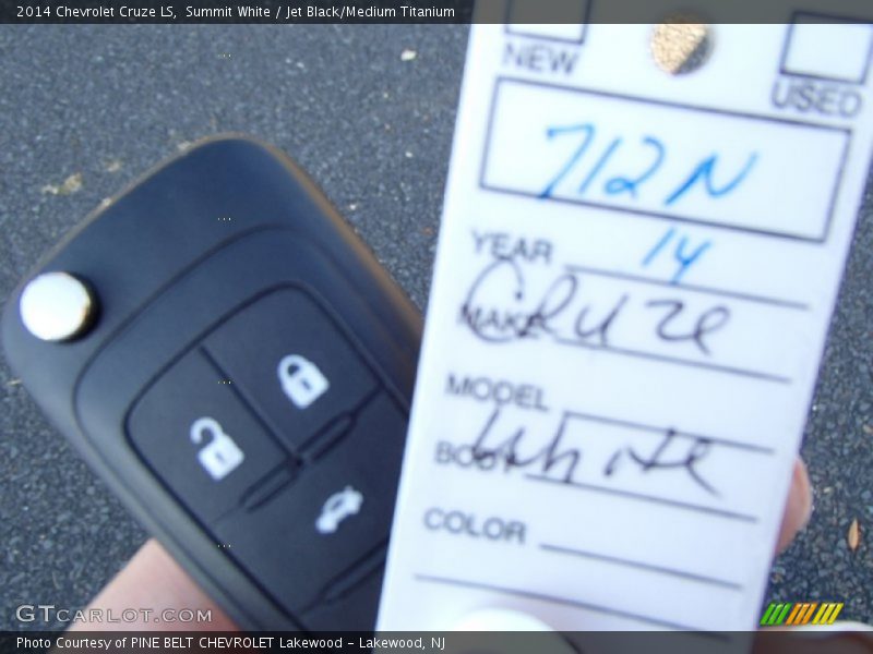 Summit White / Jet Black/Medium Titanium 2014 Chevrolet Cruze LS