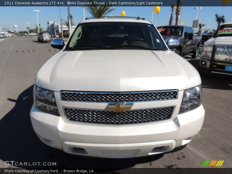 White Diamond Tricoat / Dark Cashmere/Light Cashmere 2011 Chevrolet Avalanche LTZ 4x4
