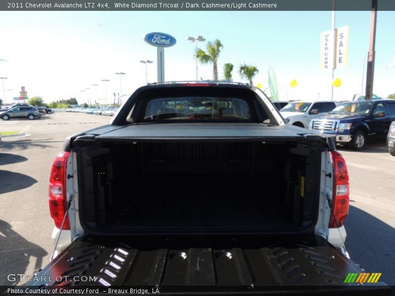 White Diamond Tricoat / Dark Cashmere/Light Cashmere 2011 Chevrolet Avalanche LTZ 4x4