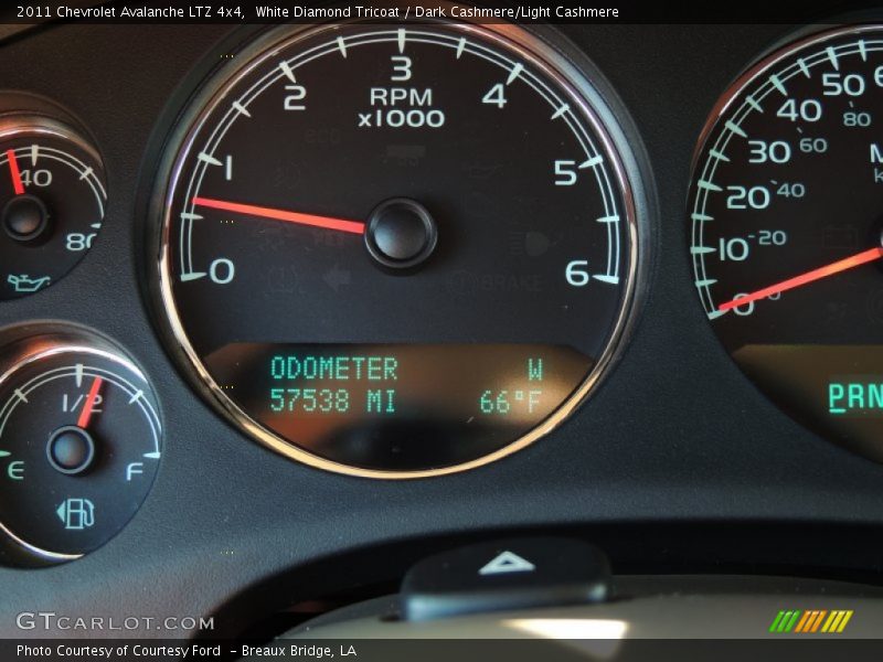 White Diamond Tricoat / Dark Cashmere/Light Cashmere 2011 Chevrolet Avalanche LTZ 4x4