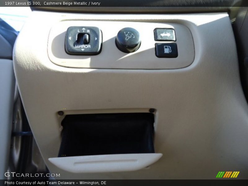 Cashmere Beige Metallic / Ivory 1997 Lexus ES 300
