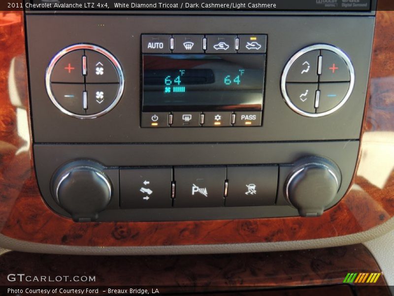White Diamond Tricoat / Dark Cashmere/Light Cashmere 2011 Chevrolet Avalanche LTZ 4x4