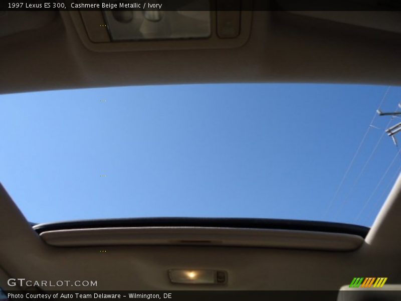 Cashmere Beige Metallic / Ivory 1997 Lexus ES 300