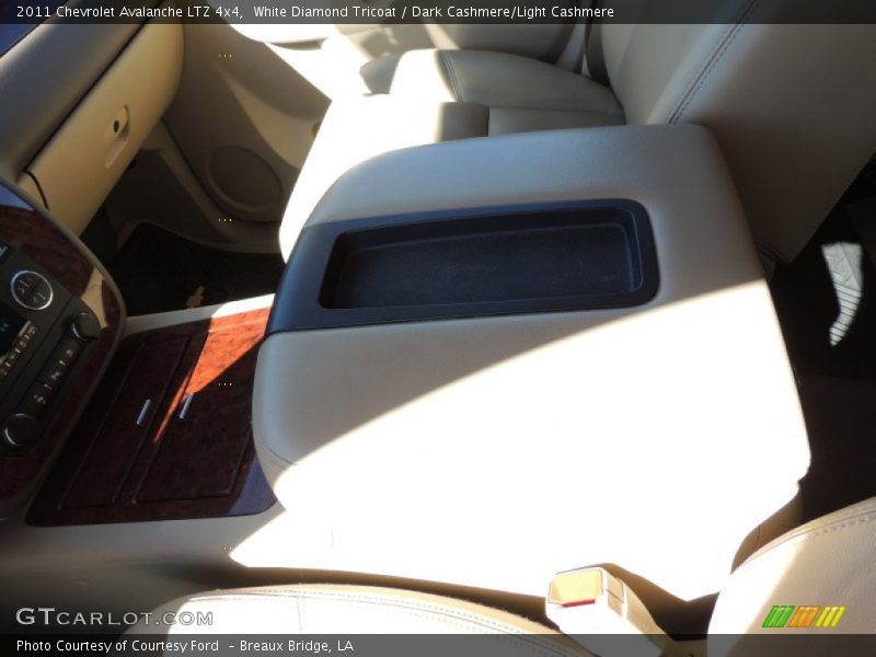White Diamond Tricoat / Dark Cashmere/Light Cashmere 2011 Chevrolet Avalanche LTZ 4x4