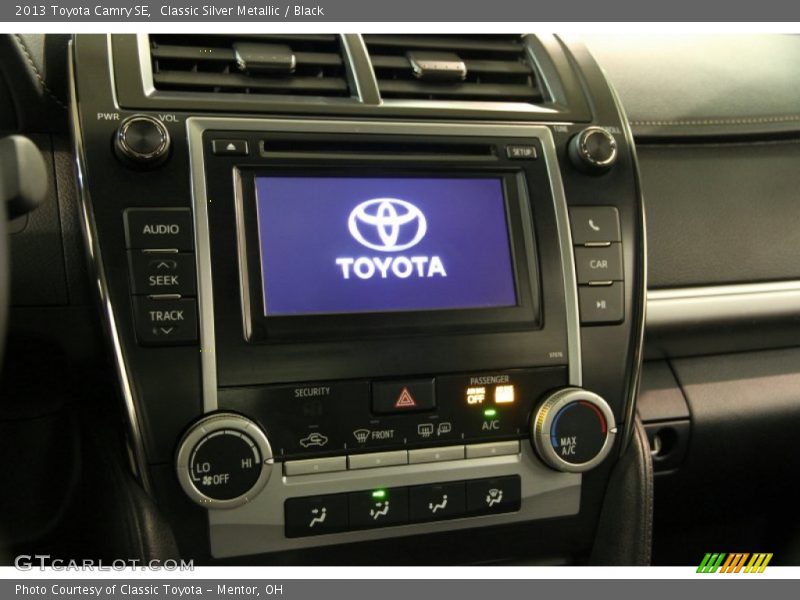 Classic Silver Metallic / Black 2013 Toyota Camry SE
