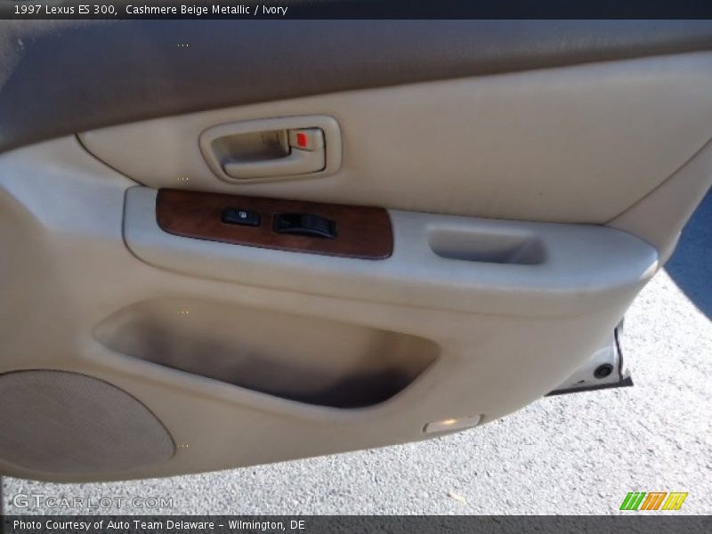 Cashmere Beige Metallic / Ivory 1997 Lexus ES 300