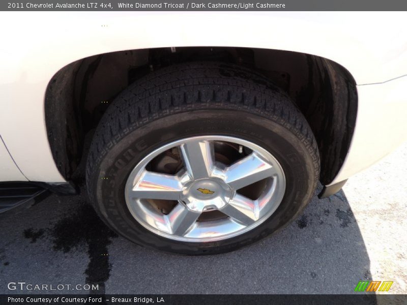 White Diamond Tricoat / Dark Cashmere/Light Cashmere 2011 Chevrolet Avalanche LTZ 4x4