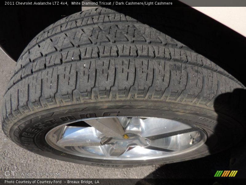 White Diamond Tricoat / Dark Cashmere/Light Cashmere 2011 Chevrolet Avalanche LTZ 4x4