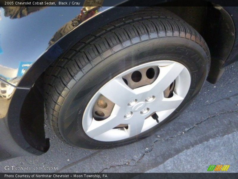 Black / Gray 2005 Chevrolet Cobalt Sedan