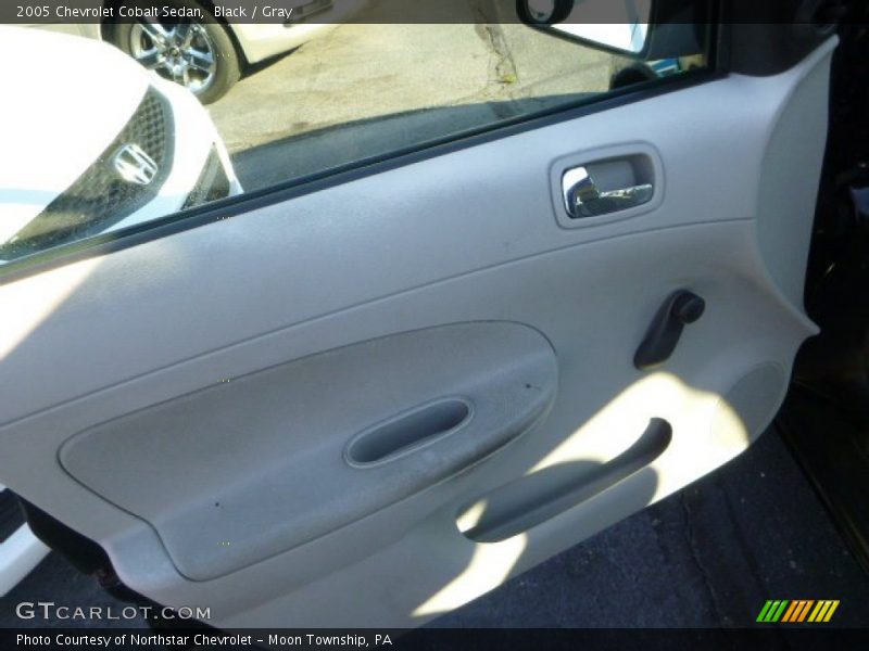 Black / Gray 2005 Chevrolet Cobalt Sedan