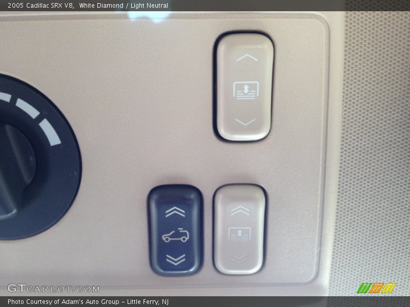 White Diamond / Light Neutral 2005 Cadillac SRX V8