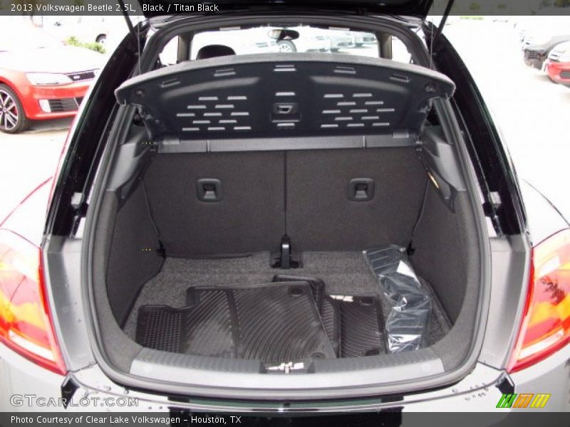 Black / Titan Black 2013 Volkswagen Beetle 2.5L