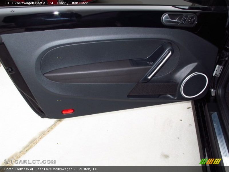 Black / Titan Black 2013 Volkswagen Beetle 2.5L